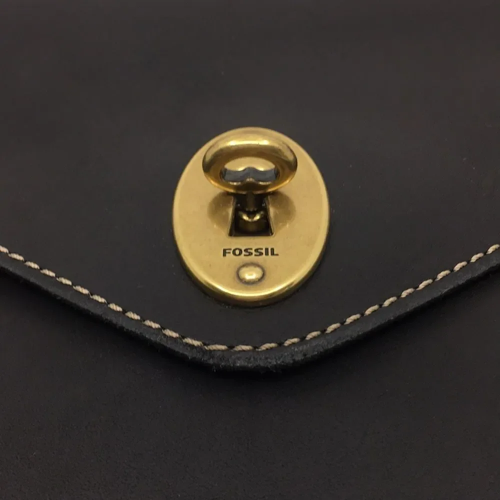 NWT Fossil Austin Clutch Black Leather Brass Hardware Removeavke Wristlet Strap